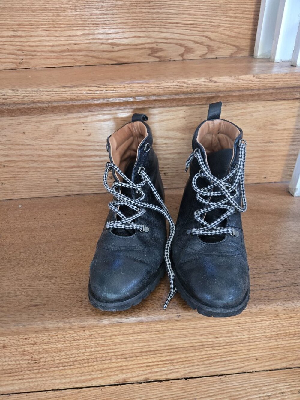 Used Naguisa Boots sz 40